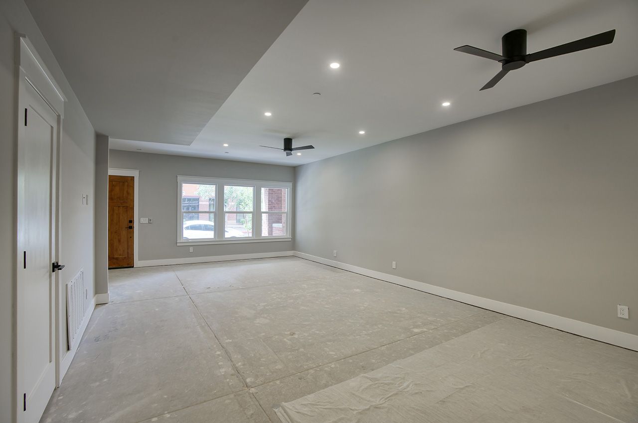 210 W McKinley St interior