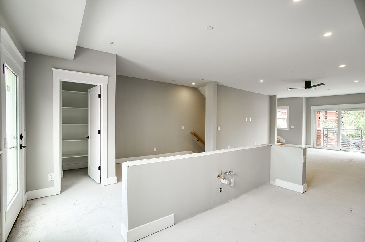 210 W McKinley St interior