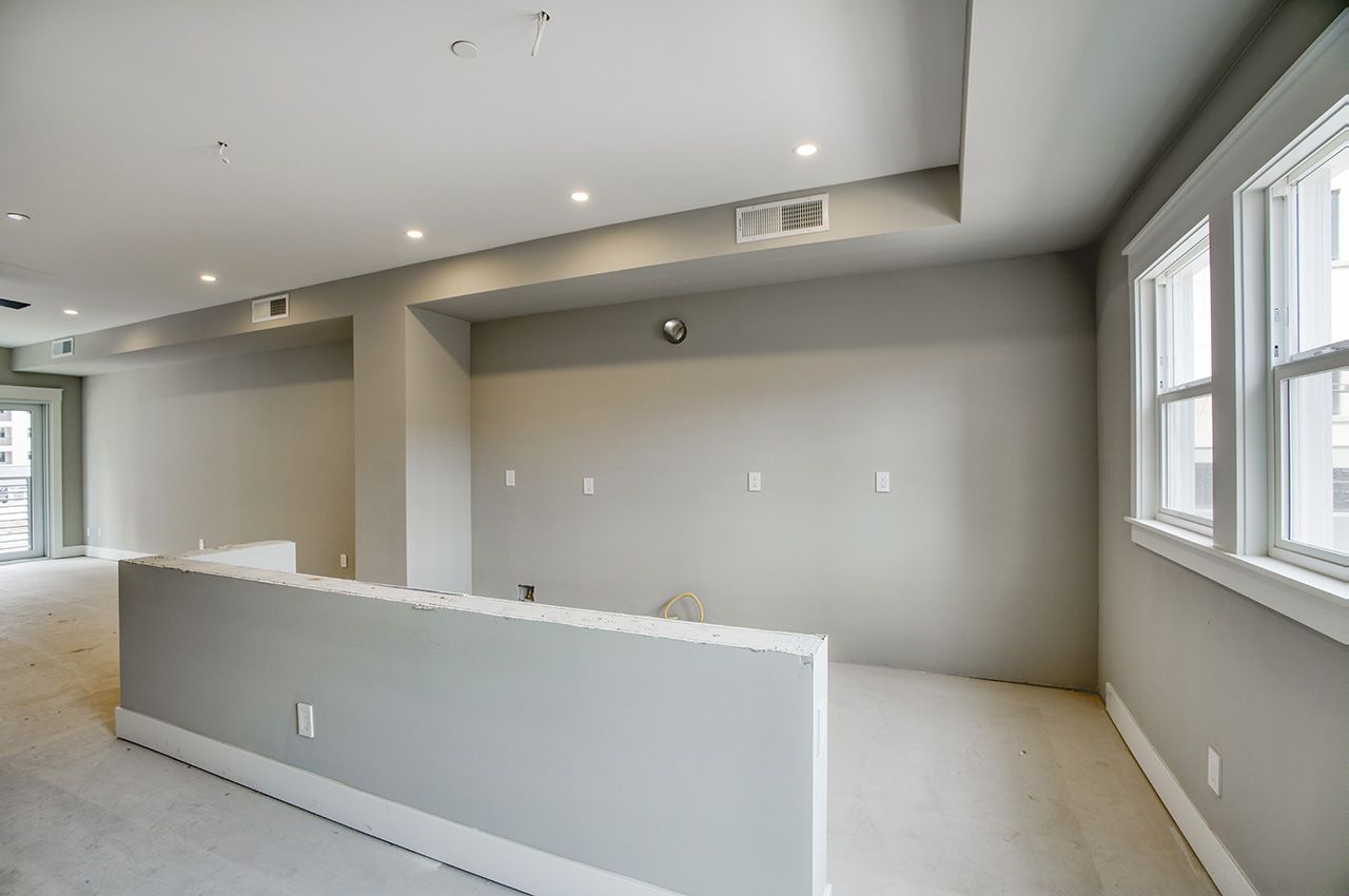 214 W McKinley St interior
