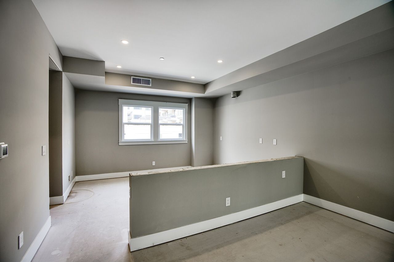 808 N 2nd Ave interior