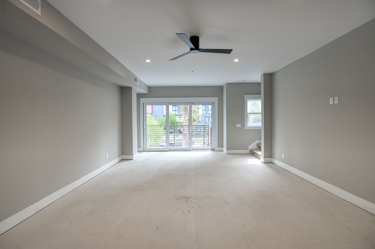 810 N 2nd Ave interior
